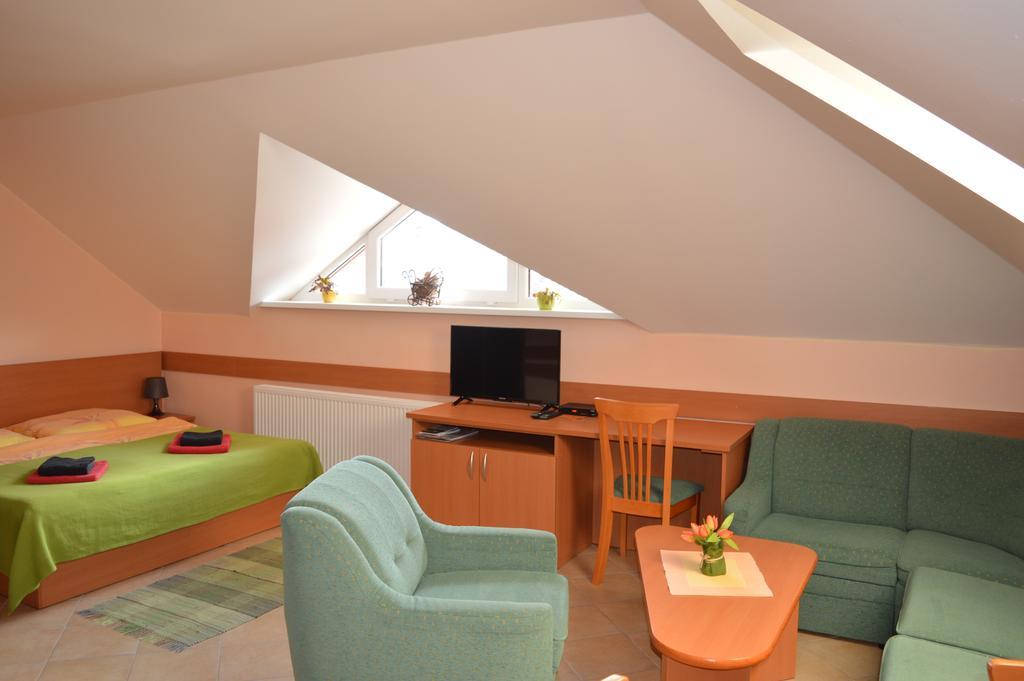 Apartmany Svaty Kriz ลิฟตอฟสกีมิคูลาช ภายนอก รูปภาพ